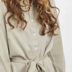 Vila STRIKKOORD IN DE TAILLE DENIM JURK 10 Vila STRIKKOORD IN DE TAILLE DENIM JURK -Goedkope Fraaie Mod Winkel 14054674 SimplyTaupe 007