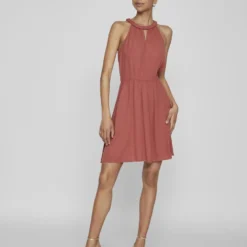 Vila GEVLOCHTEN MOUWLOZE JURK 9 Vila GEVLOCHTEN MOUWLOZE JURK -Goedkope Fraaie Mod Winkel 14068634 DustyCedar 1055062 005