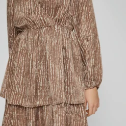 Vila GELAAGD JURK MET LANGE MOUWEN 10 Vila GELAAGD JURK MET LANGE MOUWEN -Goedkope Fraaie Mod Winkel 14080788 Birch 984858 007