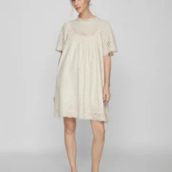 Vila GEDETAILLEERDE JURK MET KORTE MOUWEN 9 Vila GEDETAILLEERDE JURK MET KORTE MOUWEN -Goedkope Fraaie Mod Winkel 14085921 Birch 005